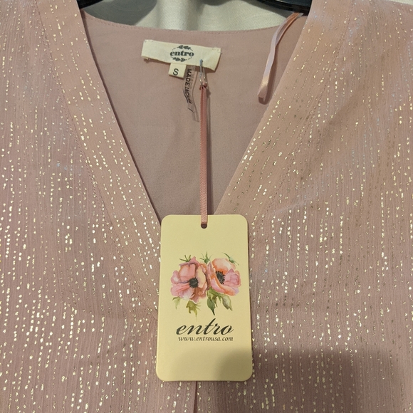 Entro baby pink flowy top with gold foil glitter embellishments, small - Picture 2 of 11